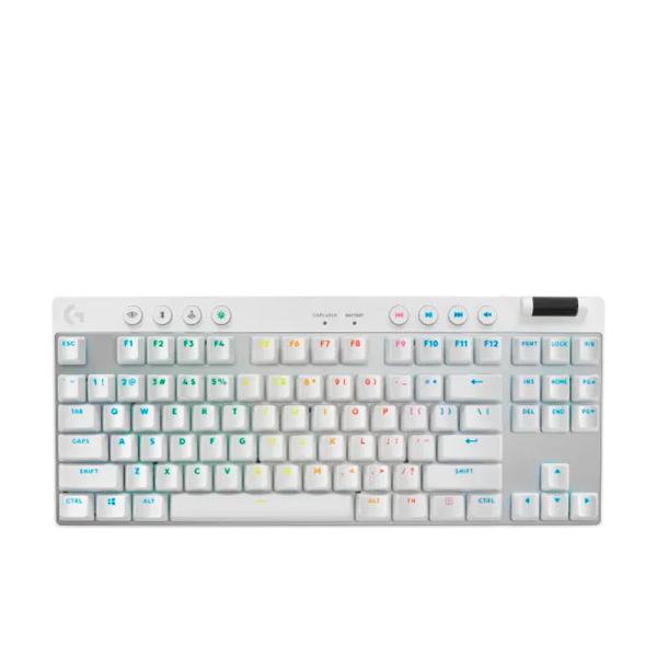 Teclado Logitech G Pro X TKL en setup gaming completo mostrando su diseño profesional inalámbrico