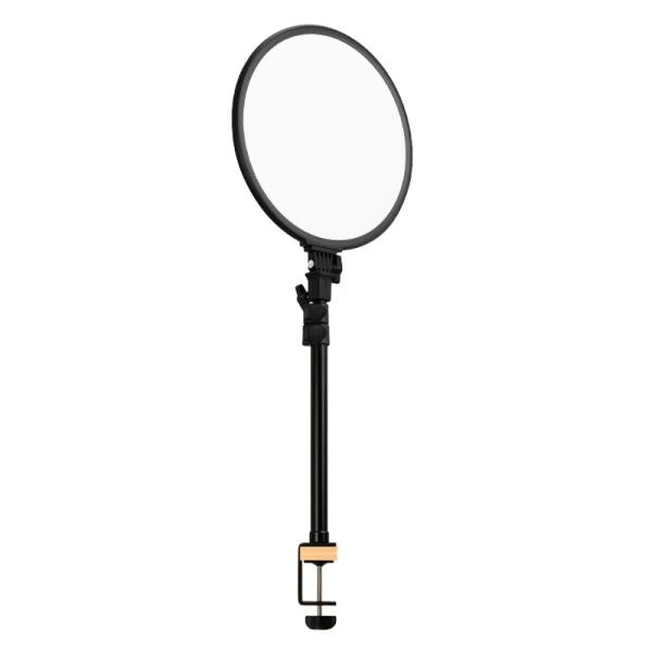 Ring light profesional StreamPlify montado en trípode ajustable con conexión USB