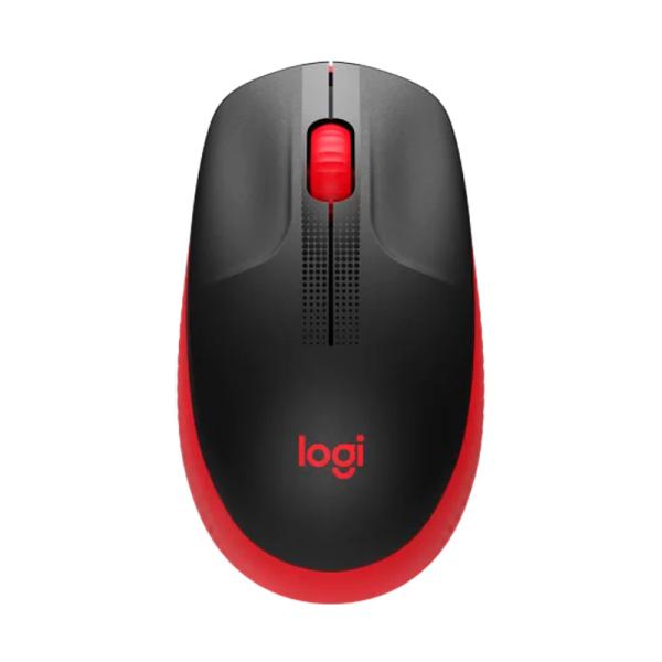 Mouse Logitech M190 en mano demostrando tamaño y agarre cómodo