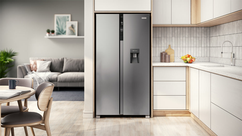 Panel de control y etiqueta de eficiencia energética del refrigerador Frigidaire FRSA19K2HVG