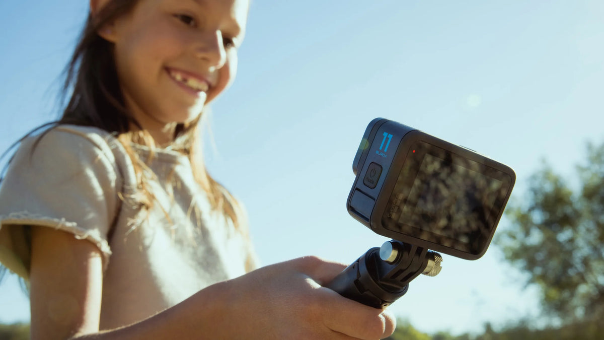 Vista 360 grados GoPro Shorty mostrando versatilidad de ángulos de montaje