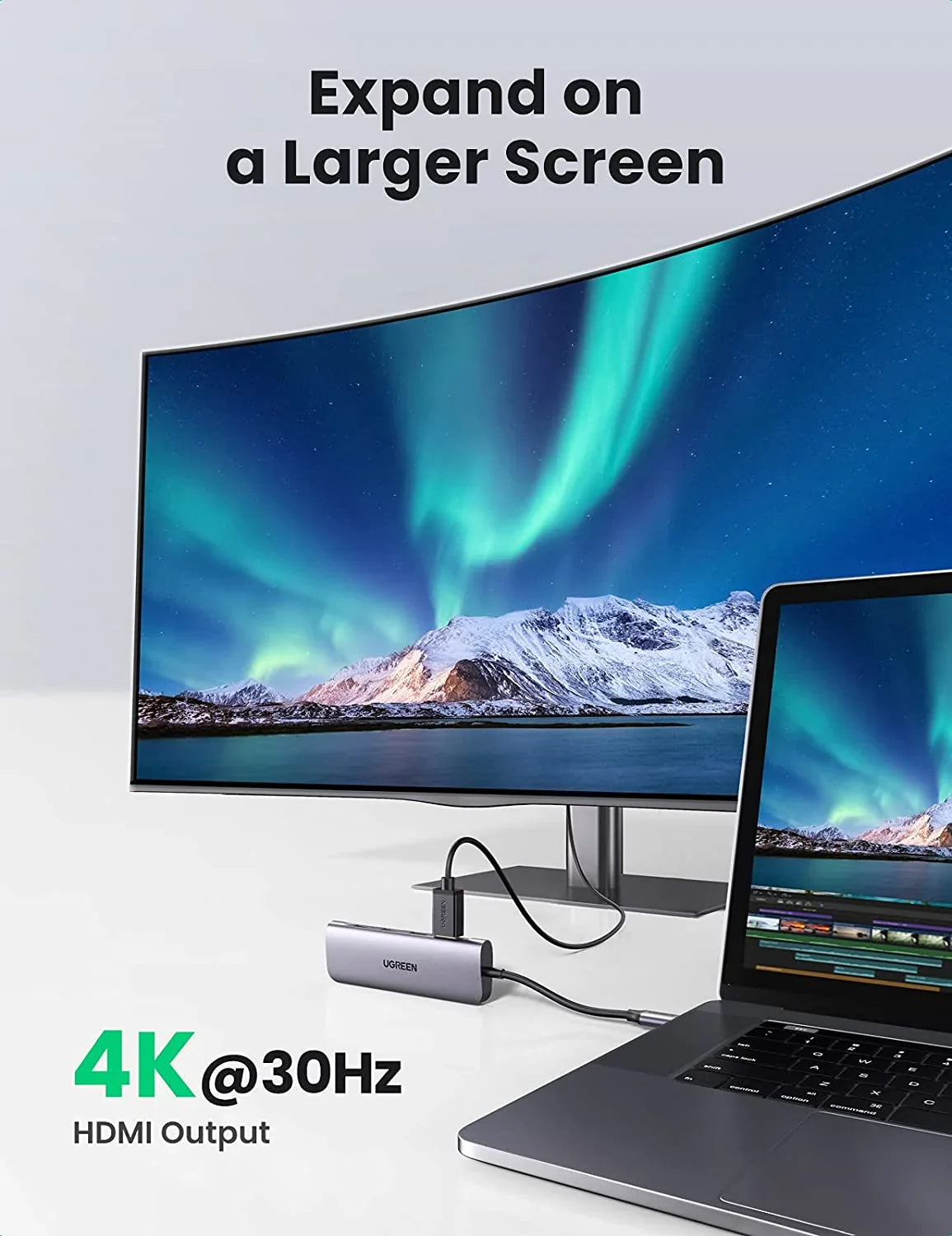 Vista posterior del Hub UGREEN mostrando cable USB C integrado
