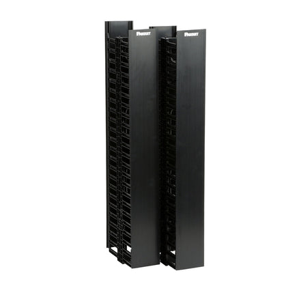 Panduit organizador vertical NetRunner WMPV45E, vista de instalación en rack