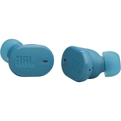 JBL Tune Buds 2 en uso, persona usando audífonos True Wireless para llamadas