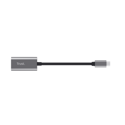 Comparación de tamaño del adaptador Trust Dalyx 23774 compacto