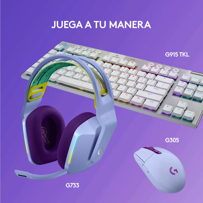 Headset Logitech G733 en uso mostrando ajuste cómodo para gaming