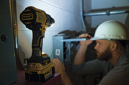 DEWALT DCD996P2T-B3 en uso en sitio de construcción