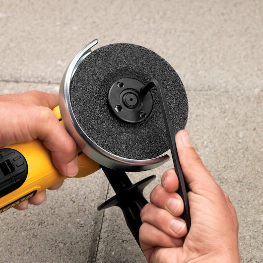 DEWALT esmeriladora DWE4120-B3 detalle de guarda