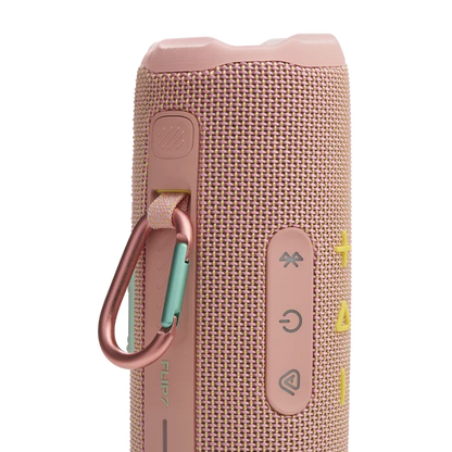Detalle del mosquetón y sistema PushLock del JBL Flip 7 rosa