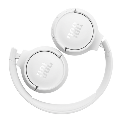 Vista inferior audífonos JBL Tune 520BT con especificaciones técnicas