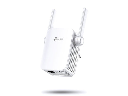 Repetidor de señal TP-Link RE305 conectado a toma de corriente lateral