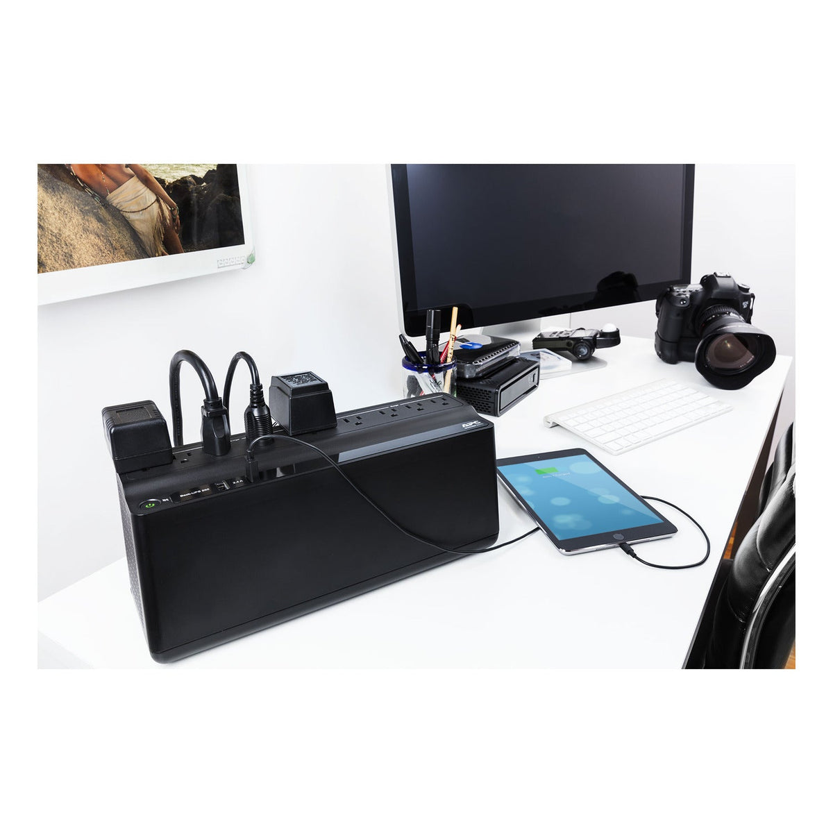 APC Back-UPS ES BE850M2-LM, vista posterior