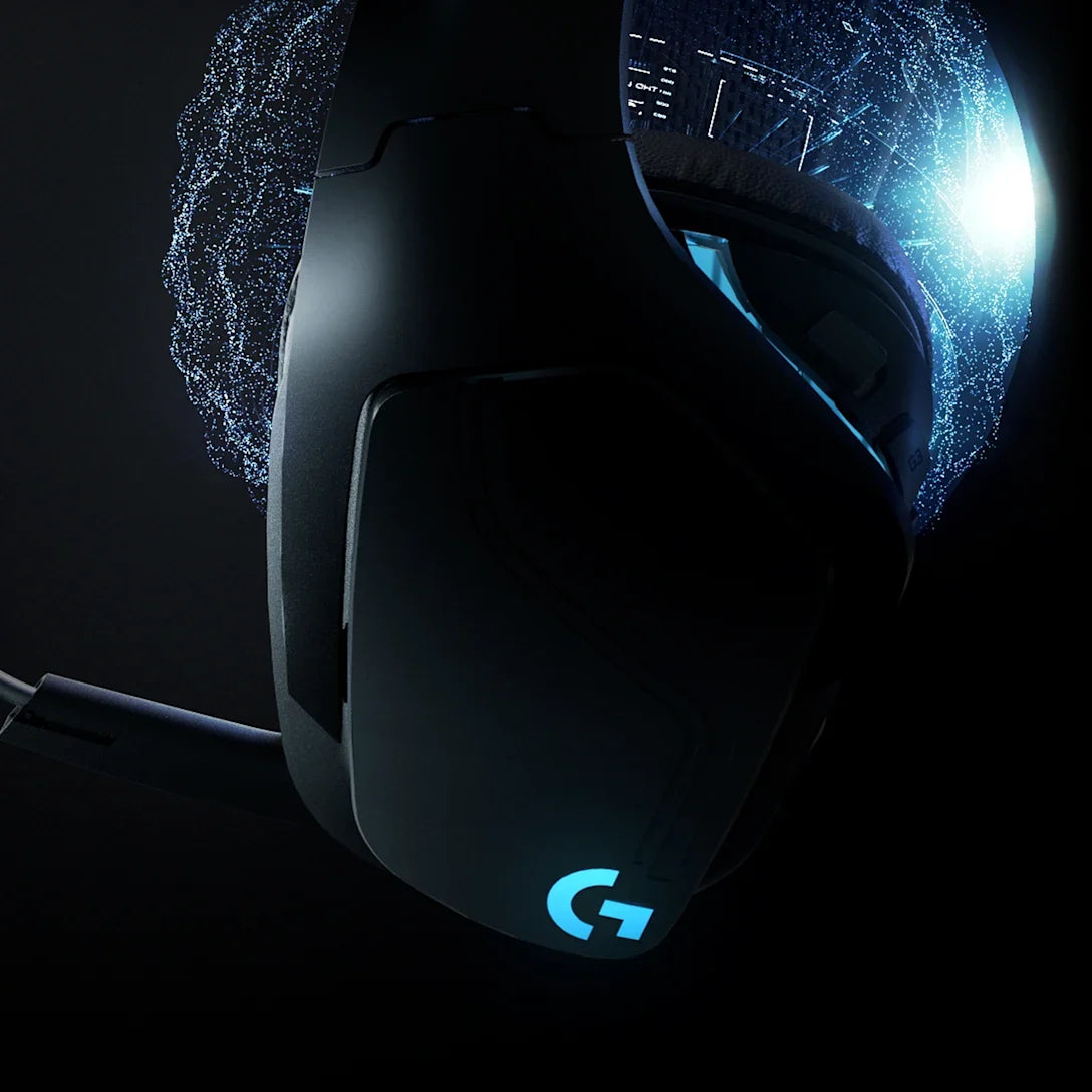 Headset G935 en ángulo mostrando almohadillas cómodas y construcción premium