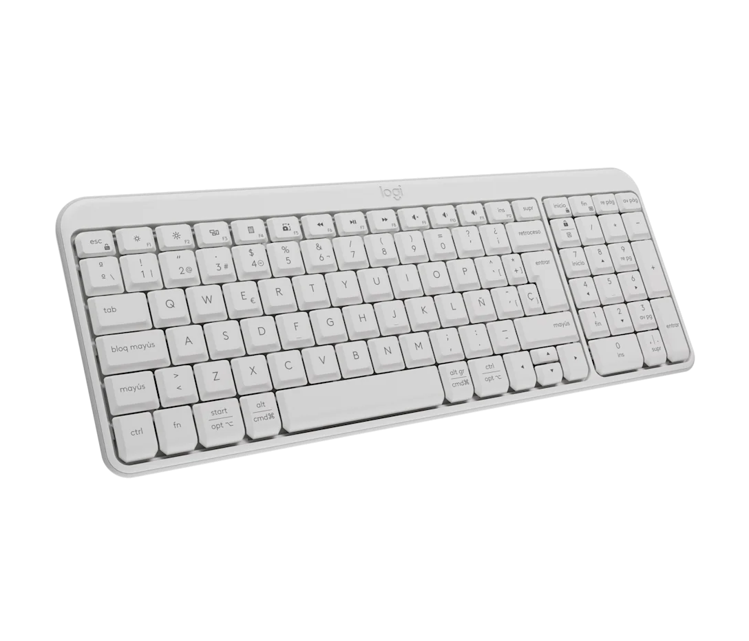 Vista lateral del teclado Logitech K250 mostrando perfil compacto