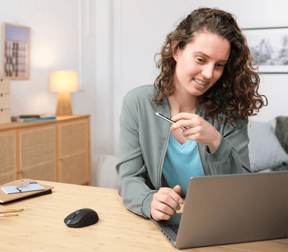 Mouse Trust Ozaa con receptor USB y cable de carga incluidos
