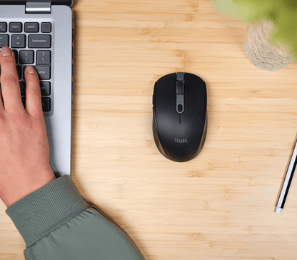 Mouse Trust Ozaa recargable silencioso vista lateral derecha