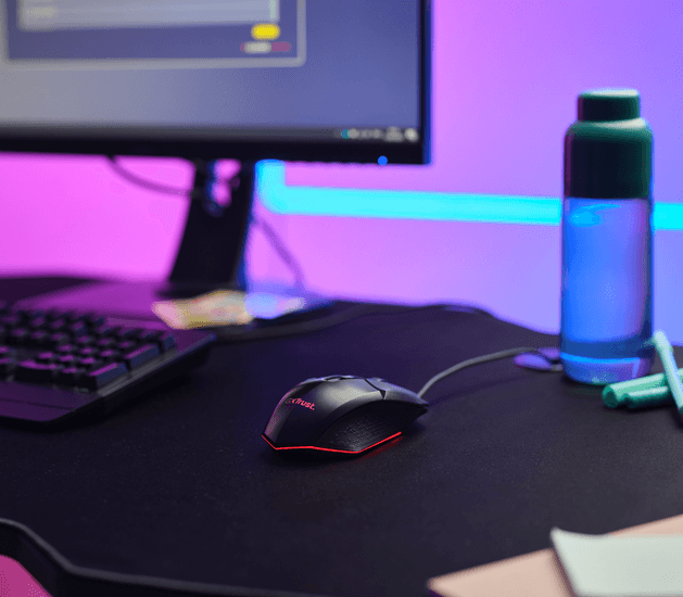 Mouse gaming Trust GXT 109 en perspectiva mostrando diseño ergonómico