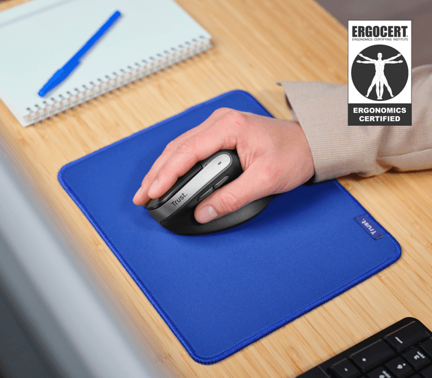 Mouse Trust Bayo II ergonómico detalle de rueda scroll y botones principales