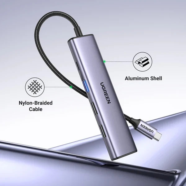 Hub USB-C UGREEN CM478 vista trasera con conectores de entrada