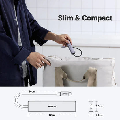 Hub USB-C UGREEN CM478 vista diagonal mostrando diseño compacto